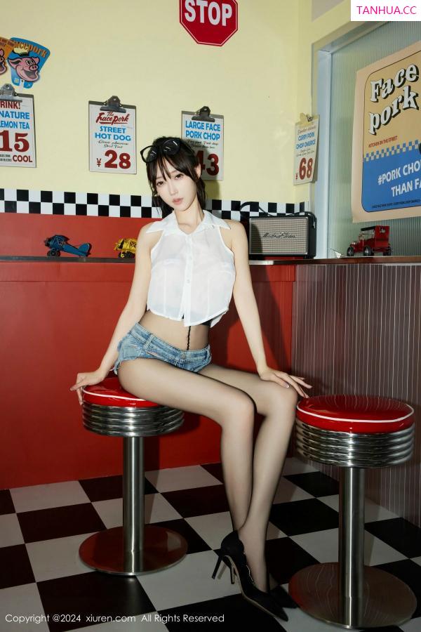 玥儿玥  [XiuRen]高清写真图 2024.07.05 No.8811 玥儿玥er 黑丝美腿第26张图片